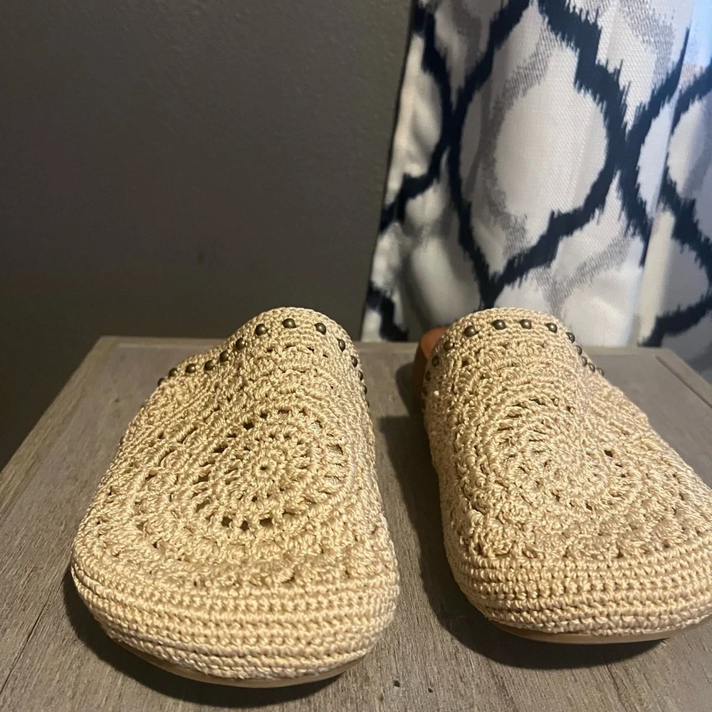 Elegant  Bolina’s Tan Crochet Women's Mules - Picture 5 of 8